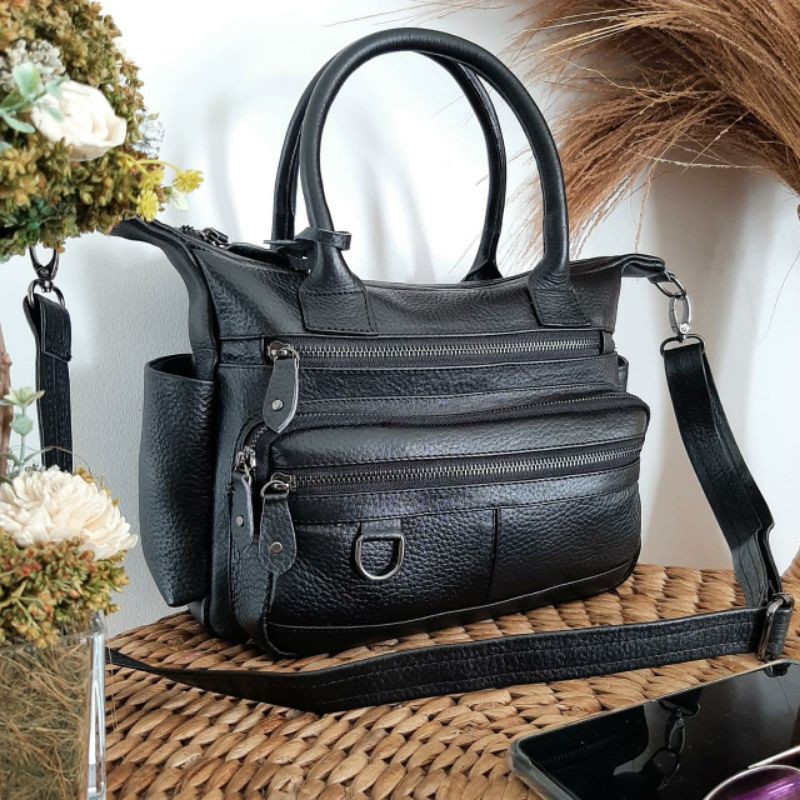 Tas Kulit Wanita Selempang Warna hitam Bahan Kulit Sapi Premium Asli