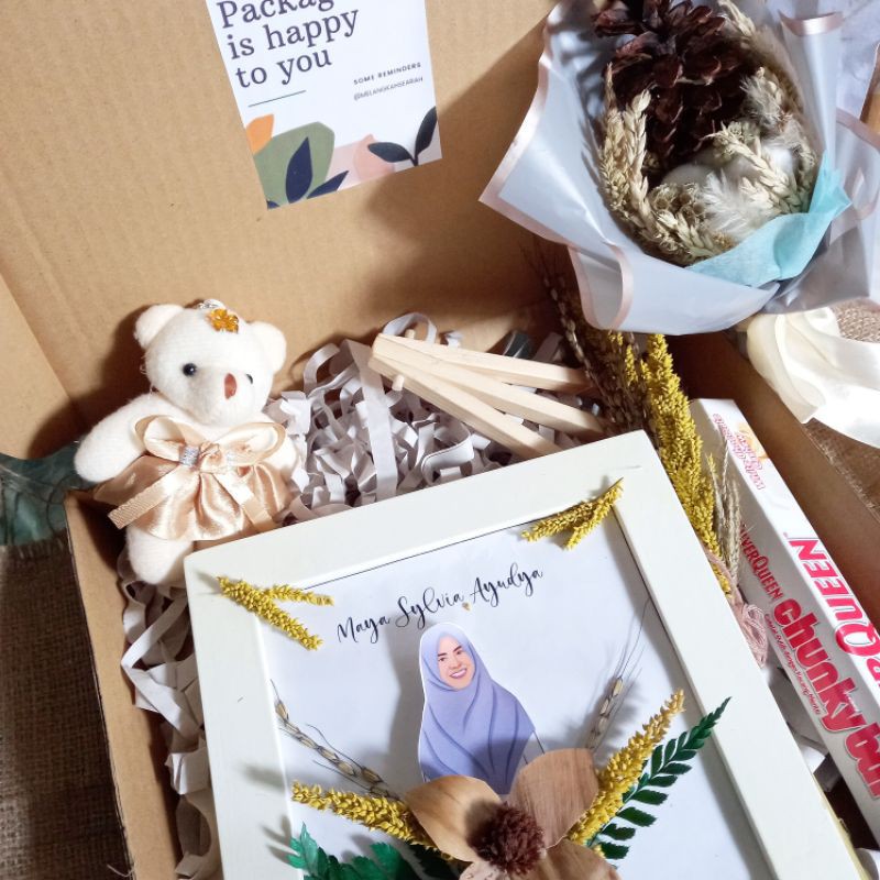 

Gift Box Termurah Custom Isi Hadiah Wisuda Hadiah Nikahan Hampers Murah