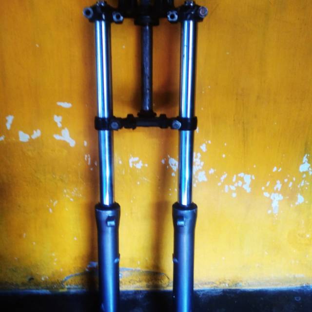 Shock depan tiger lama TILAM