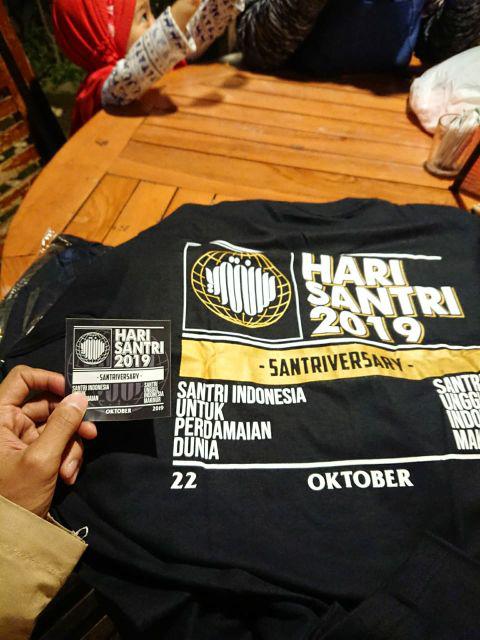 Kaos Santri / Kaos Stay Home Batik Banyu / Kaos Covid 19 / Kaos Di Rumah Saja