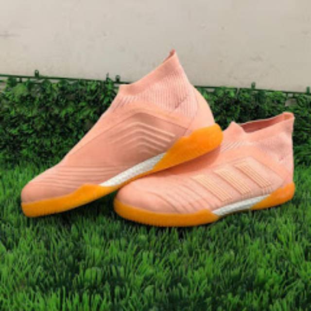 Sepatu Futsal Adidas Predator 18+ IN - Trace Pink
