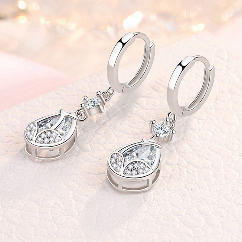 Anting 925 Silver Needle Bentuk Bunga Aksen Kristal Gaya Vintage Untuk Wanita