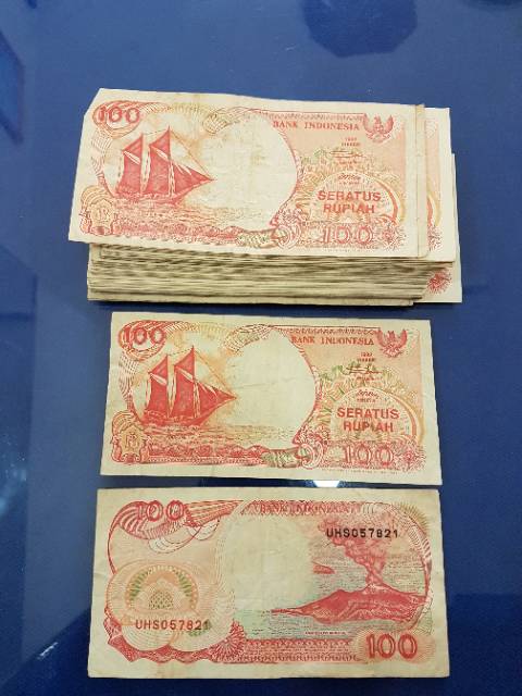 UP115 UANG KUNO 100 RUPIAH PERAHU PINISI TH 1992