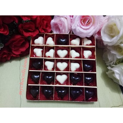 

coklat praline kotak sekat isi 25 pcs motif love (5x5)