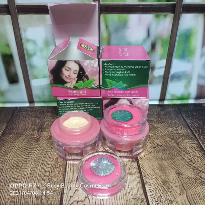 Cream SkinLight ( 12 Pcs )