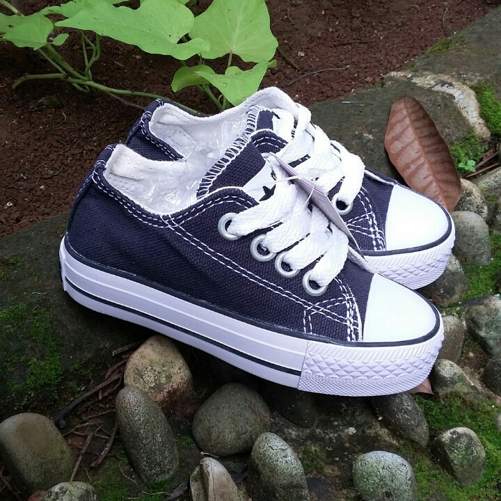 Sepatu Anak sekolah/sepatu baby converse/sepatu warna navy/sepatu biru dongker