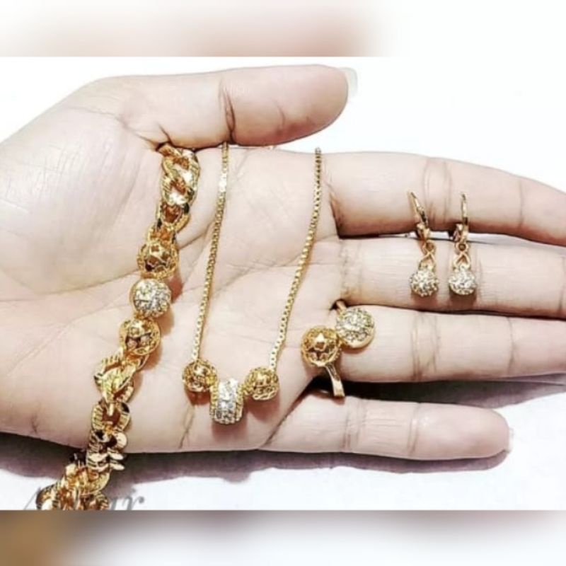 Perhiasan 1 set wanita dewasa 28