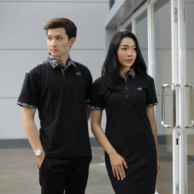 Loyal Couple Kaos Polo Dan Dress Batik Hitam Modern Pria Dan Wanita M L XL XXL