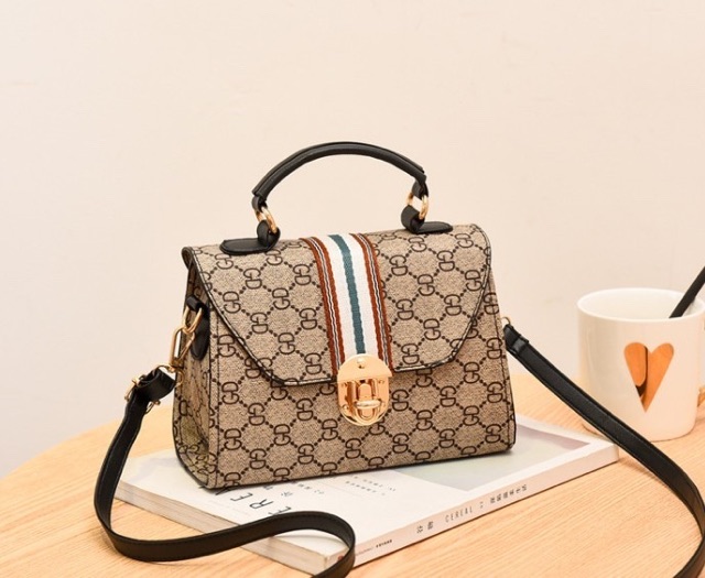 NEW Tas Selempang G.D Key Chain / Sling Bag G.D / Hand Bag G.D