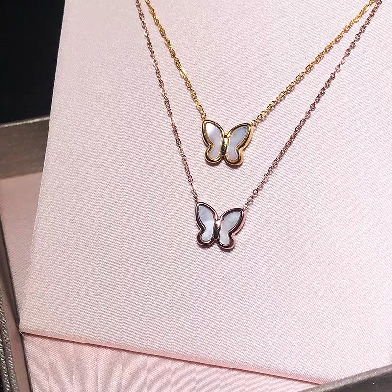 High-end Perasaan Kecil Indah Putih Ibu-Mutiara Kupu-Kupu Kalung Baja Titanium Berlapis 18 K Rose Gold/Emas Rantai Klavikula Versi Jepang Korea Manis Mori Liontin Kalung Pendek Cahaya Mewah Berkelas Kalung Hadiah Ulang Tahun Hadiah Pacar