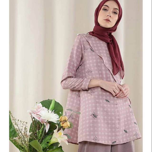 ⛔SOLD⛔Datu top pink Ria miranda