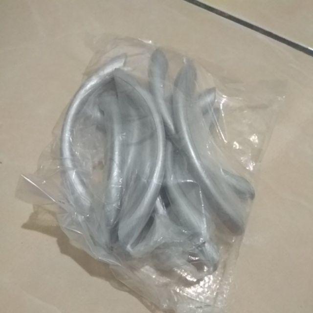 Handle Laci Lemari Model Bulat Sabit Plastik Warna Silver