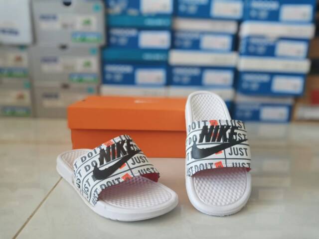 SANDAL Nike Benasi