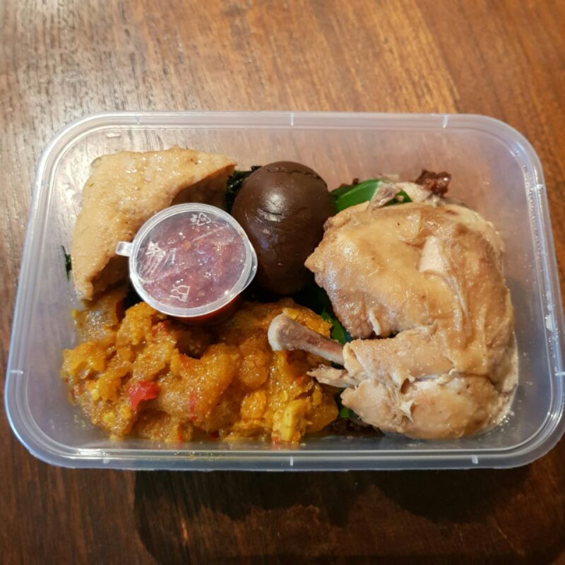 

Gudeg Komplit Daun Pepaya Yogyakarta