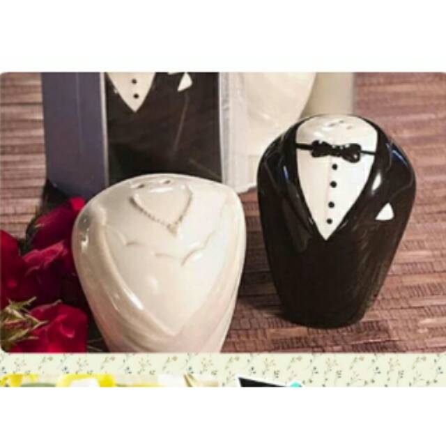 Souvenir wedding tempat lada garam