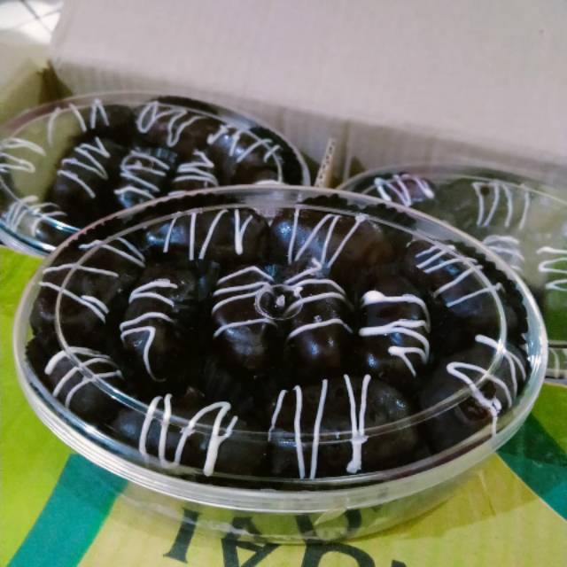 

Kurma Cokelat