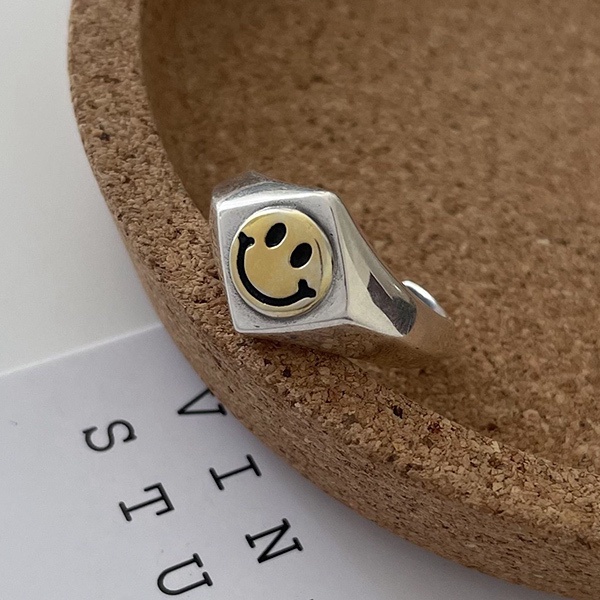 Cincin Model Terbuka Desain Smiley Gaya Trendy / Simple Untuk Wanita