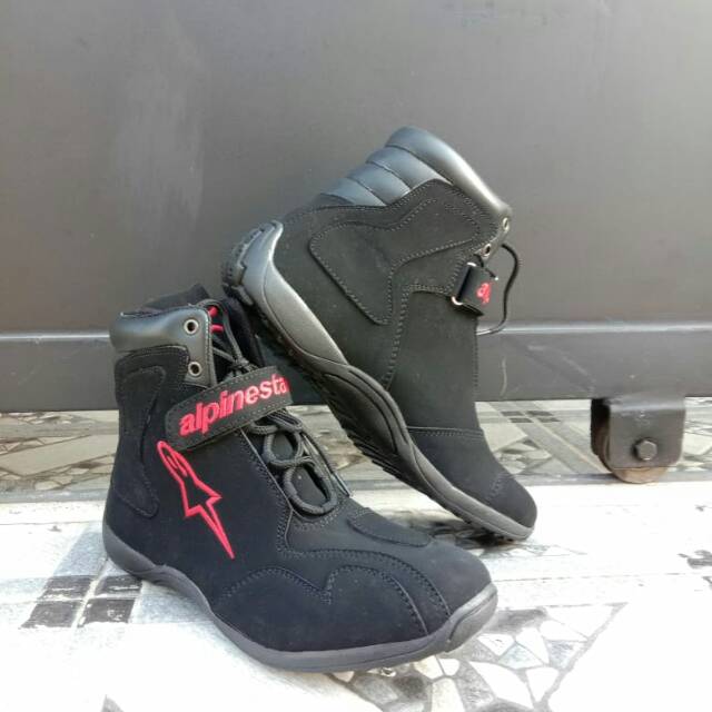 Sepatu drag touring