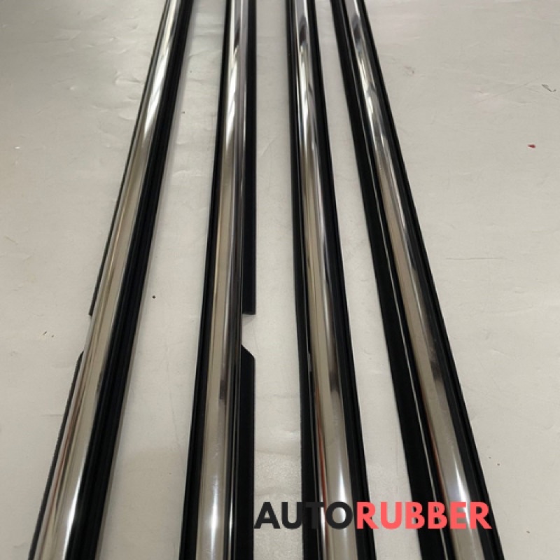 Karet Pelipit Plipit List Kaca Pintu Luar Innova Reborn Venturer Chrome 1 Set