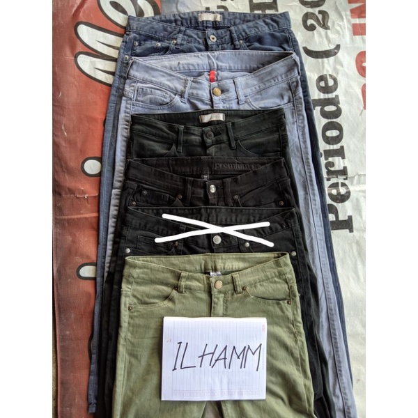 BORONGAN PAKET USAHA CELANA UNIQLO