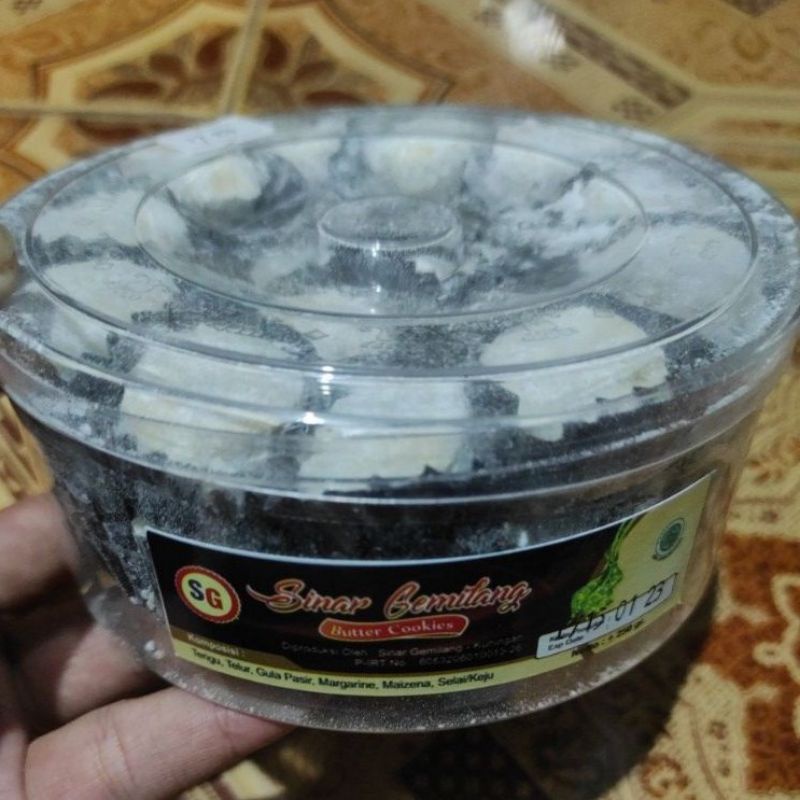 

KUE LEBARAN SINAR GEMILANG