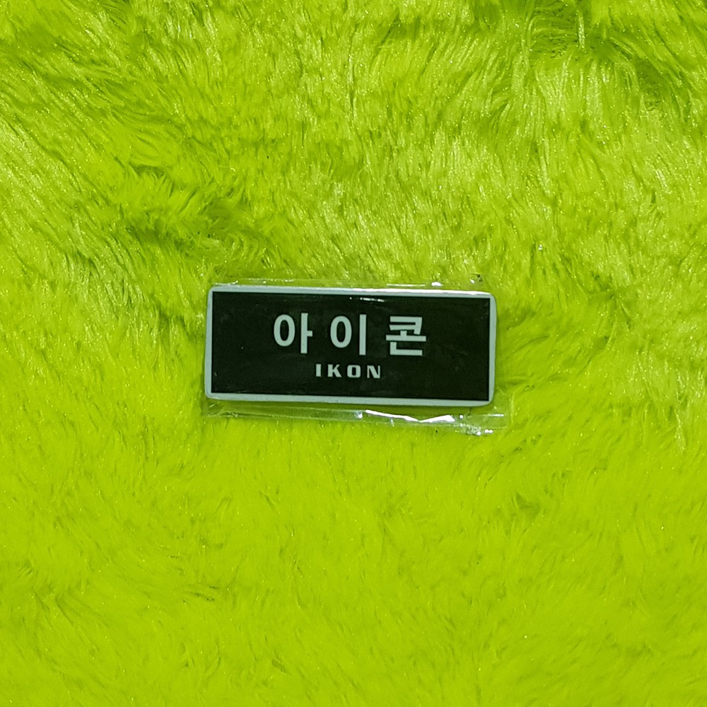 

Name Tag Kayu Kpop Nametag Ikon Icon
