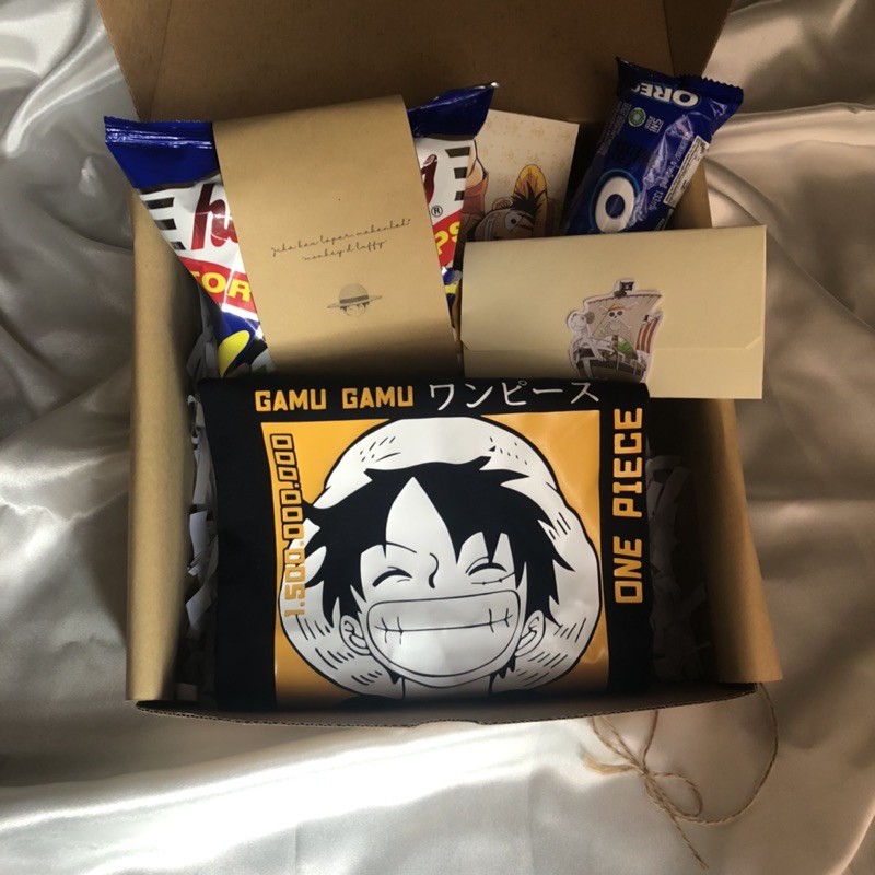 

Gift Box Hampers Kado Custom Kaos Anime