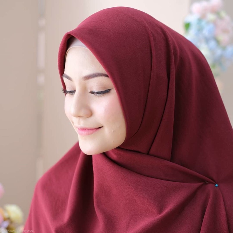 Jilbab Syari jumbo 140 x 140 cm Hijab Syari Segi empat Bahan Ceruty Kerudung Syari Umama