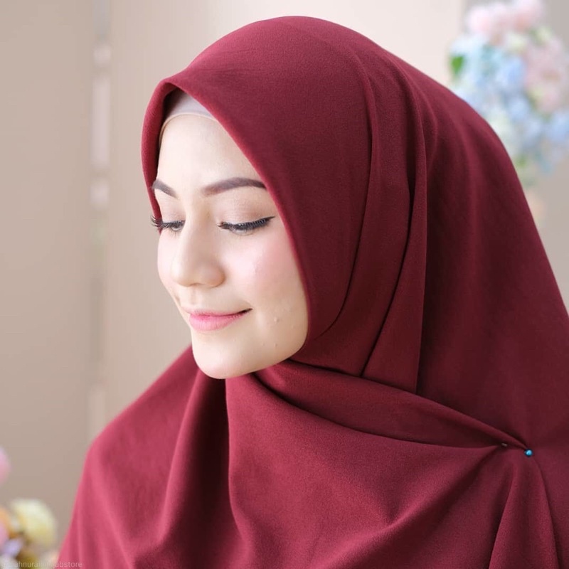 Jilbab segiempat Syari 140 x 140 cm Jilbab Syari Ceruty Syari Umama Jahit Tepi