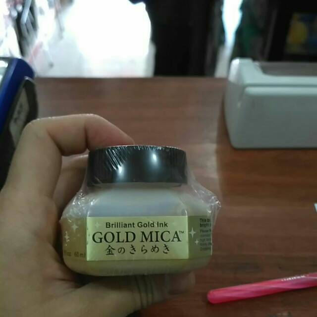 

Gold mica ink kuretake 60 ml