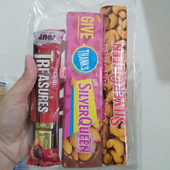 

Best Seller Paket Give Coklat Valentine Silverqueen Chunky Bar