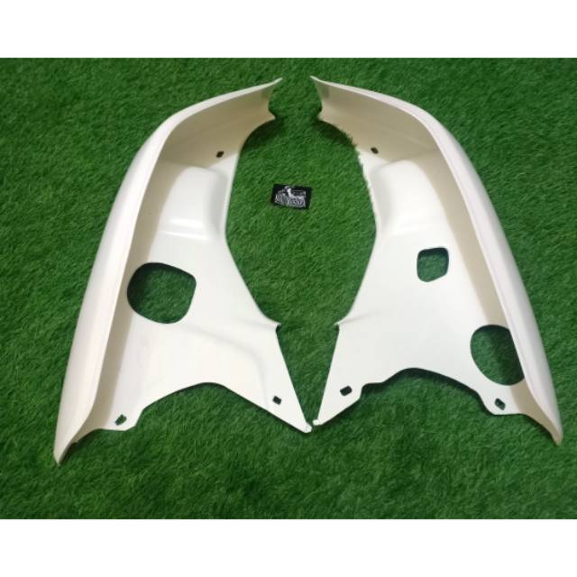 sayap grand putih narita