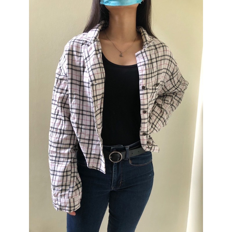 Kemeja oversize kotak-kotak