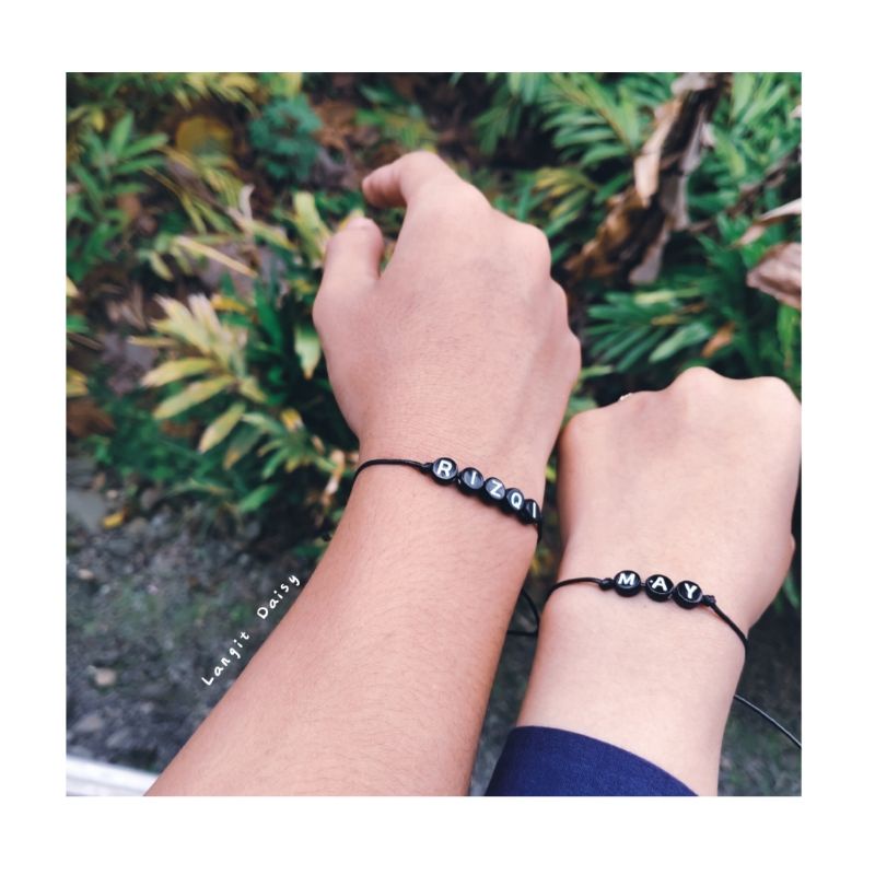 Set Gelang Couple Nama Inisial Huruf Tali Serut | Gelang Tali  Couple Simple Tipis | Waterproof Anti air | Adjustable | Couple Pasangan Sahabat | Cowok Cewek | Hitam Tipis | Minimalis Vintage Etnik Modern | Gelang Copel Cauple Kapel Huruf Inisial Nama