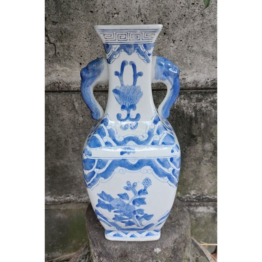 vas bunga keramik putih biru kuping gajah