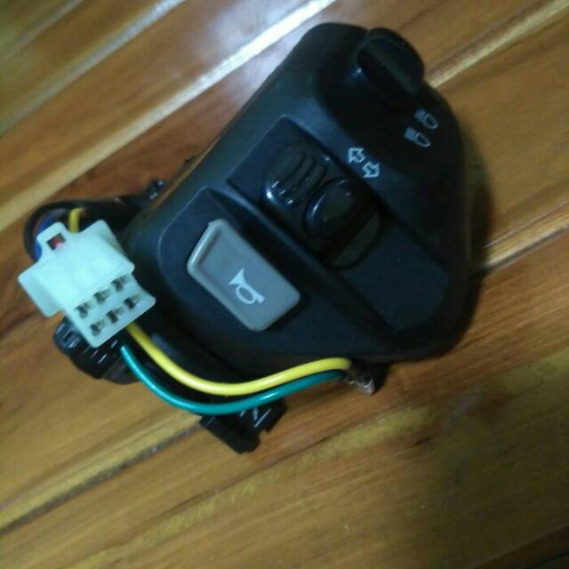 SAKLAR LAMPU KIRI / SAKLAR SEN MIO /MIO J/MIO SOUL GT/JUPITER MX