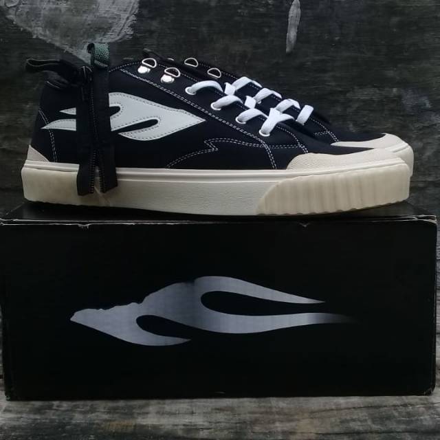 Elfamous Flame Cut
Destroy Low