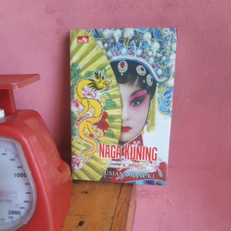 Novel BUKU NAGA KUNING