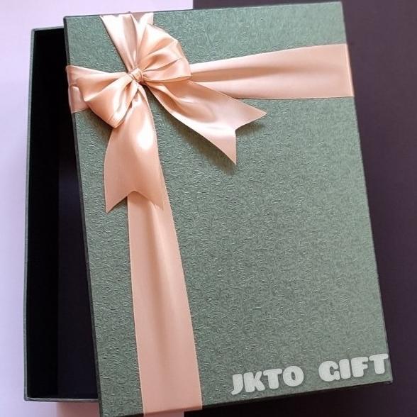 

Premium Product!!! Kotak Kado Gift Box (32X25X13) Cm - Paling Diminati