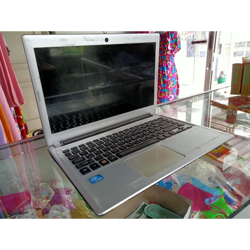 Acer V5-431 Ram 4gb HDD 320gb  intel celeron