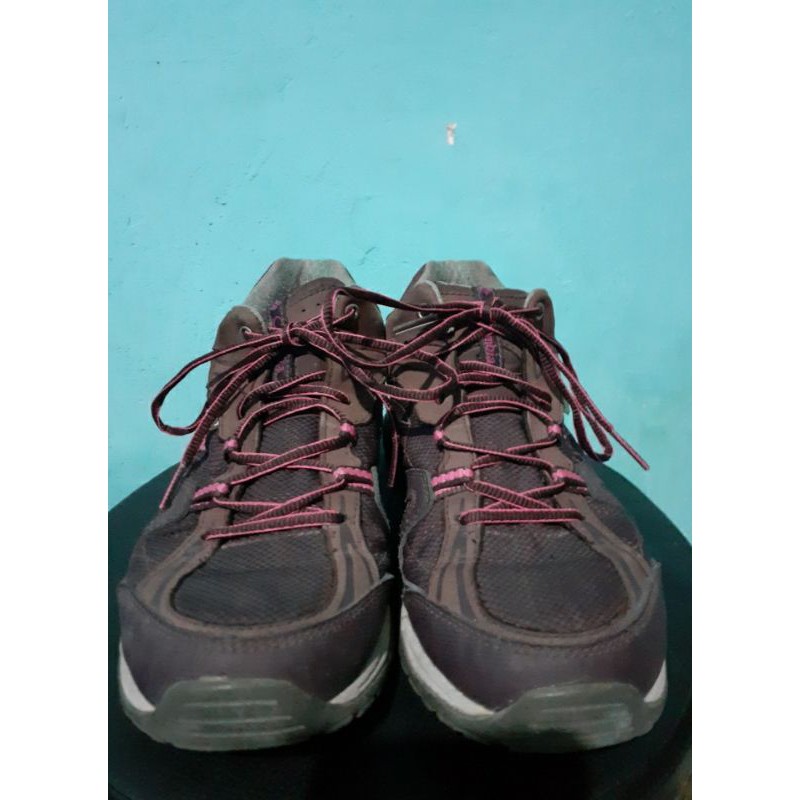 Sepatu gunung second COLUMBIA