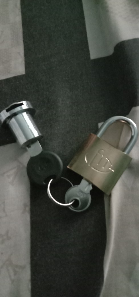 Padlock / Gembok Kuning Ukuran 30 Dan 40 Mm / Gembok Murah / Kunci Gembok Rumah / Gembok Motor