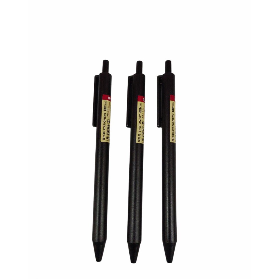 

Pulpen / Ball pen Impor Hitam Cetrek Simple Bp p-200 – Satuan SHESB