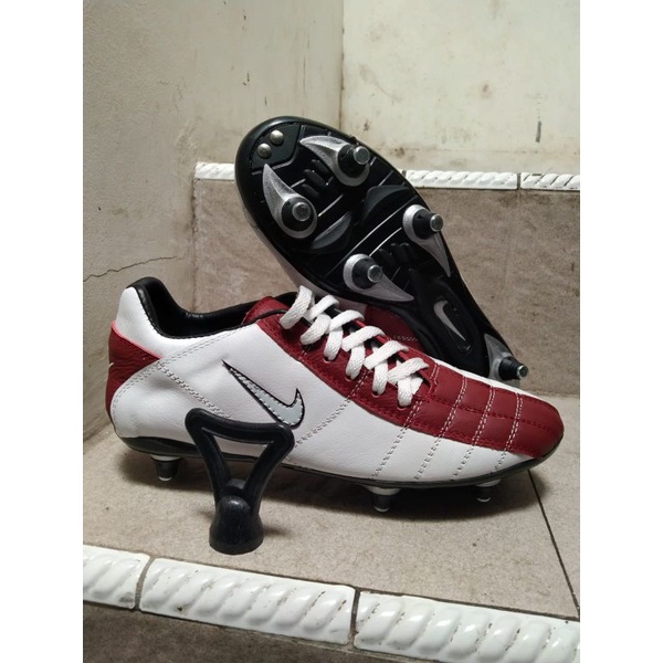 sepatu sepak bola pul 6 baut tali miring  terlaris kulit sapi asli