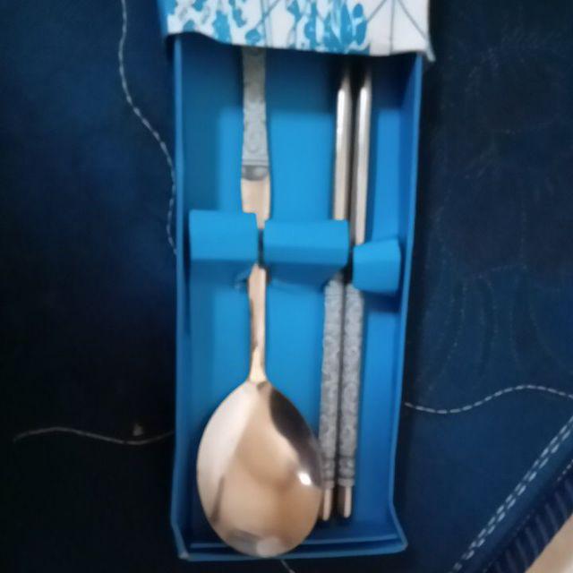 Sendok Sumpit Set Motif Travelling Peralatan Makan Kado Oleh-oleh - Biru