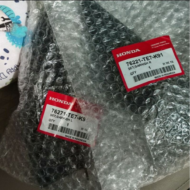 cover housing spion bagian dalam tempat tweeter speaker untuk mobil mobilio brv brio