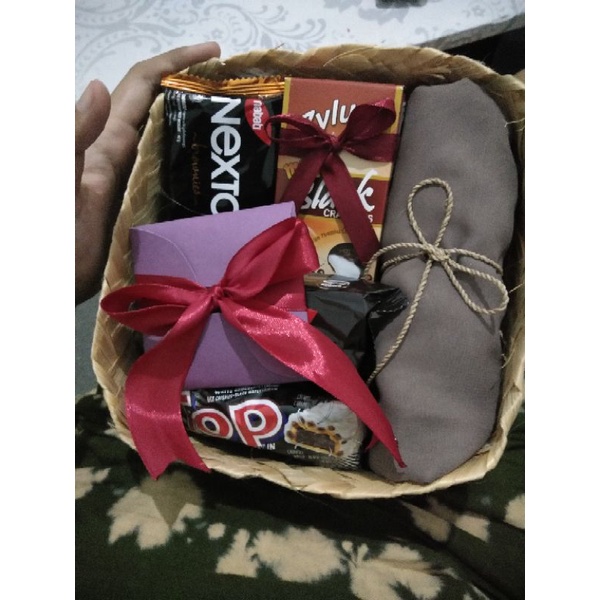 

HAMPERS BESEK CANTIK