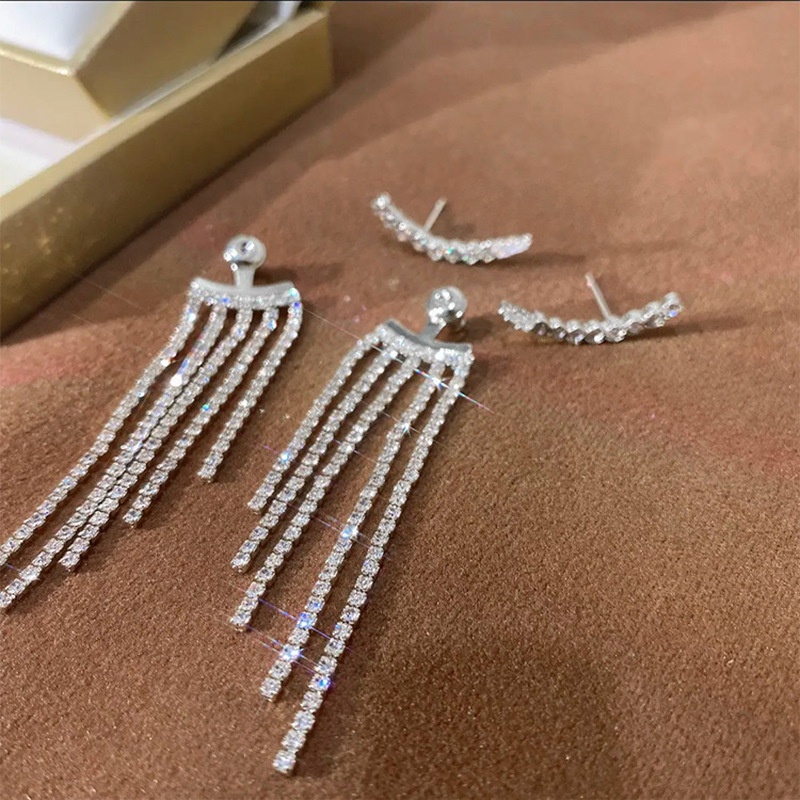 Anting Tusuk Gantung Panjang Wanita Hias Kristal / Berlian Imitasi Gaya Korea / Elegan Untuk Pernikahan / Pesta