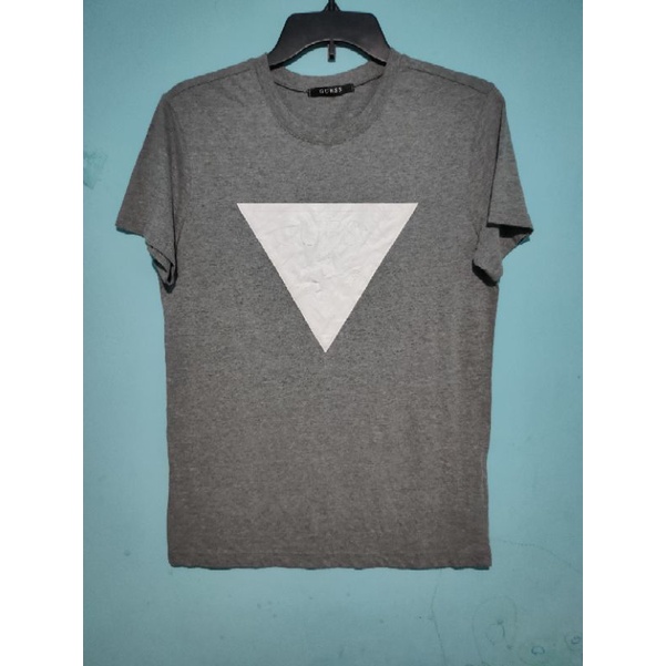 t-shirt guess second