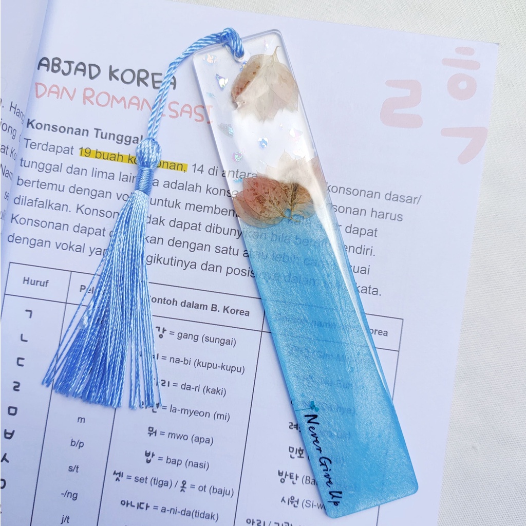 

CUSTOM RESIN BOOKMARK / BOOKMARK / CUSTOM BOOKMARK / PENANDA BUKU / PEMBATAS BUKU / FOR STUDY / BELAJAR